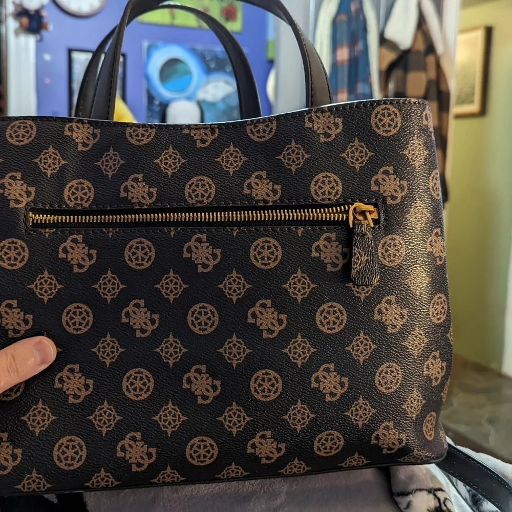 Purse - Picture 2 of 9